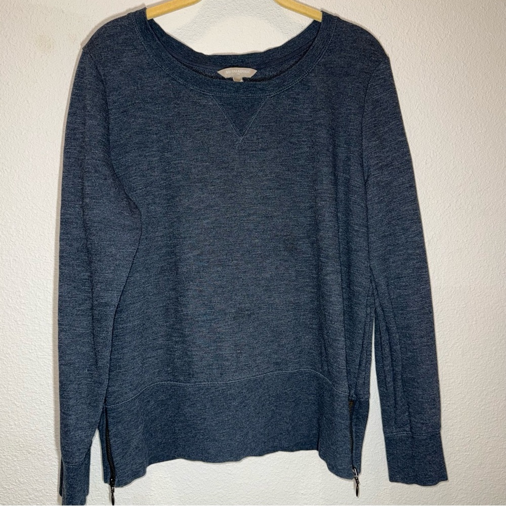 Banana Republic Blue Relaxed lightweight elevated sweatshirt Large denim blue